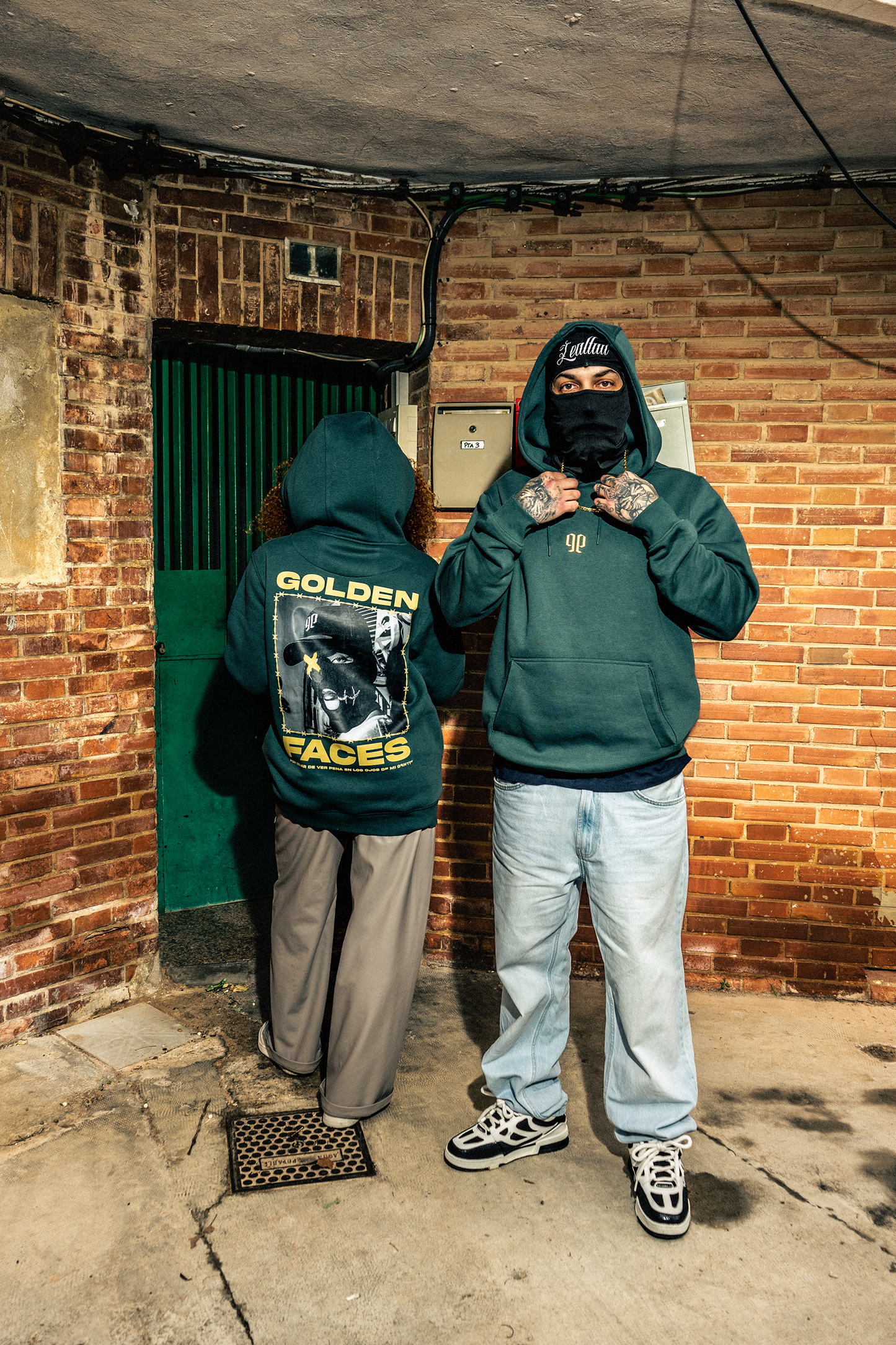 'GOLDEN FACES' SUDADERA