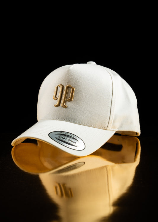 Gorra blanca con logo