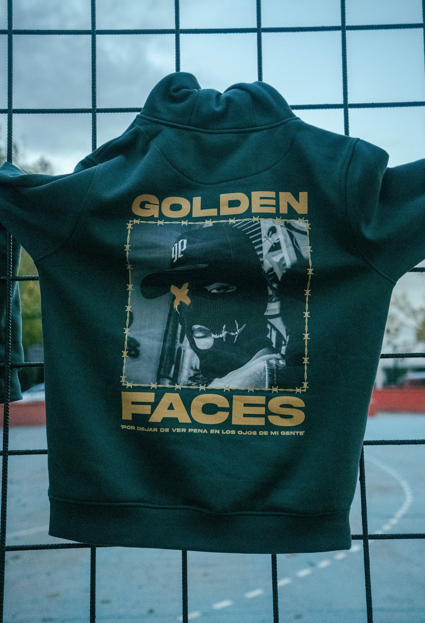 SUDADERA 'GOLDEN FACES'